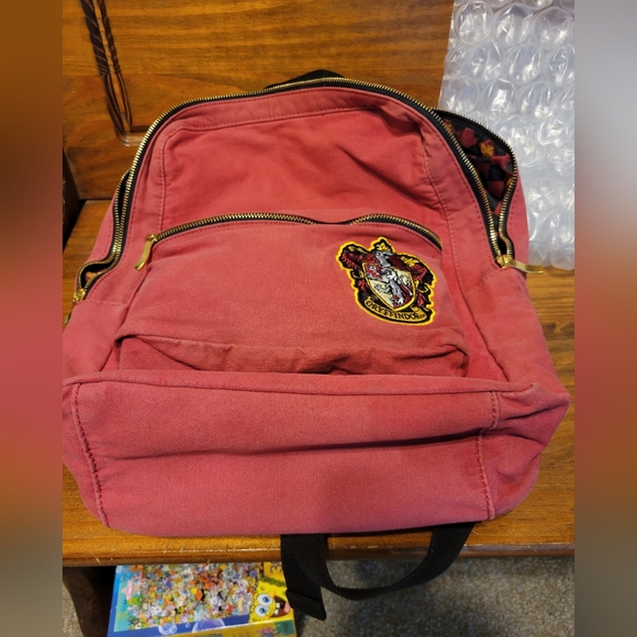 Harry Potter Gryffindor Back Pack - Picture 4 of 5